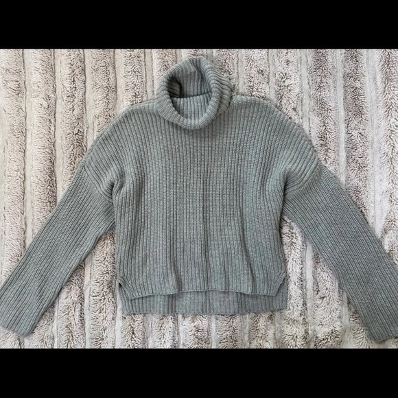 NWT❗️A&F Grey Ribbed Turtleneck Sweater - Picture 3 of 4